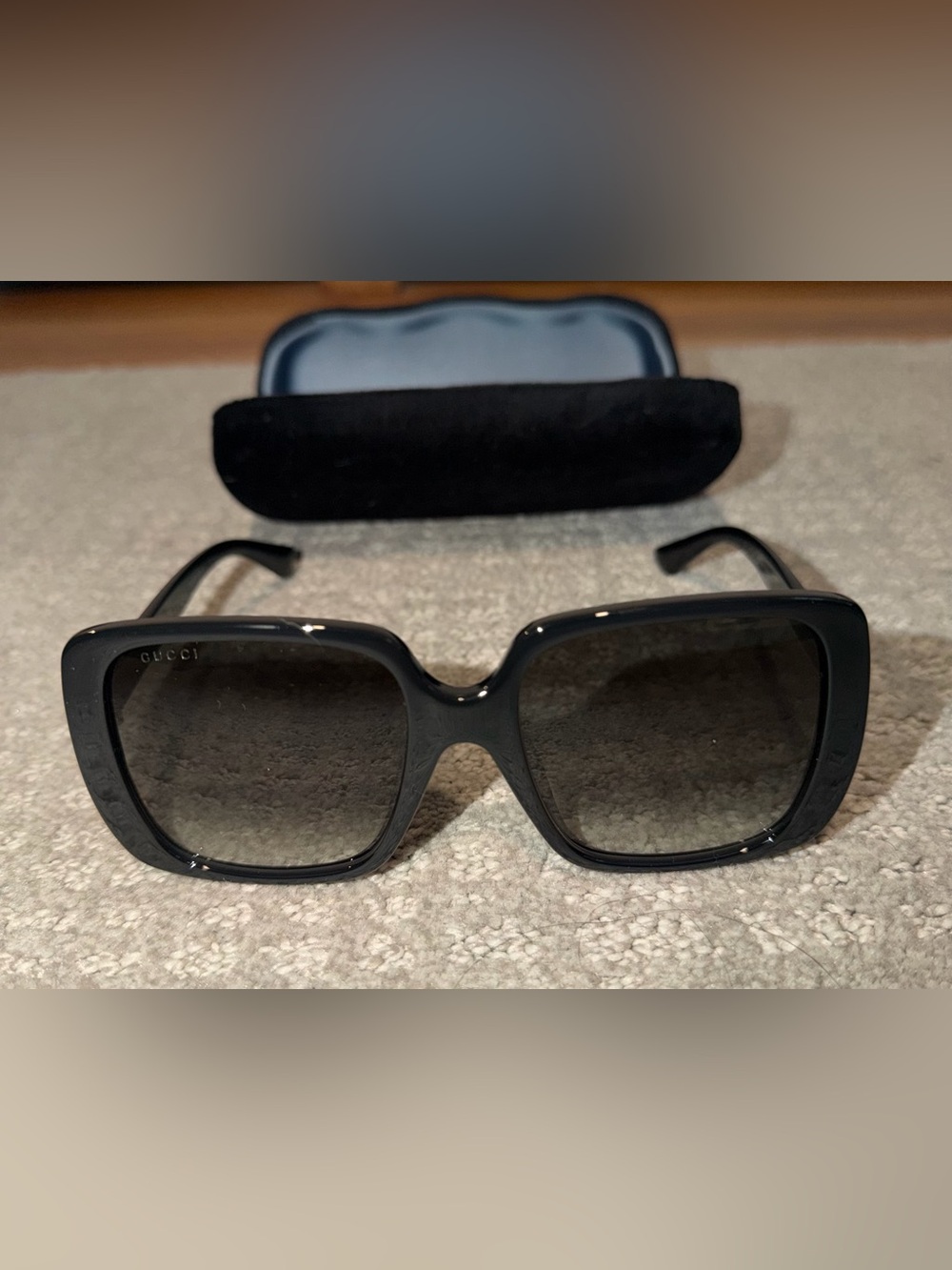 Like New Black Gucci Oversized Sunglasses Size 145mm - Picture 3 of 10